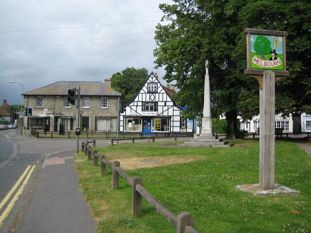 Melbourn,_Village_sign_and_War_Memorial_-_geograph.org.uk_-_876471.jpg